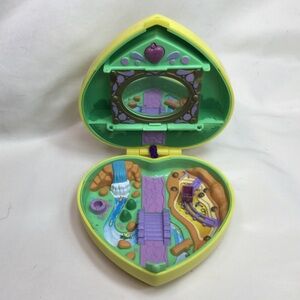 Vintage 1994 My Little Fairy Tales Snow White Compact